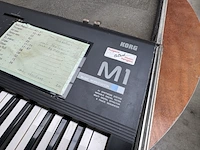 Keyboard met flightcase korg, m1 - afbeelding 3 van  6