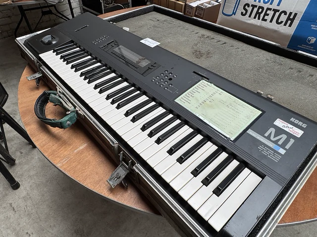 Keyboard met flightcase korg, m1 - afbeelding 5 van  6