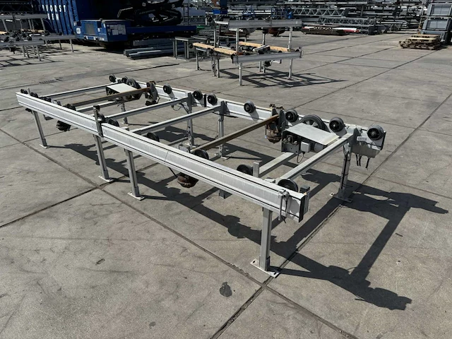 Kg systems containerbaan hefsegment - afbeelding 1 van  12