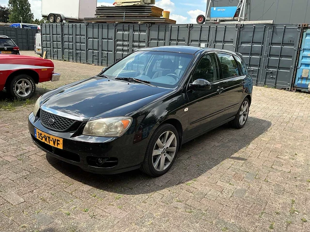 Kia - 2005 - cerato - 2.0-16v sport - personenauto - afbeelding 1 van  11