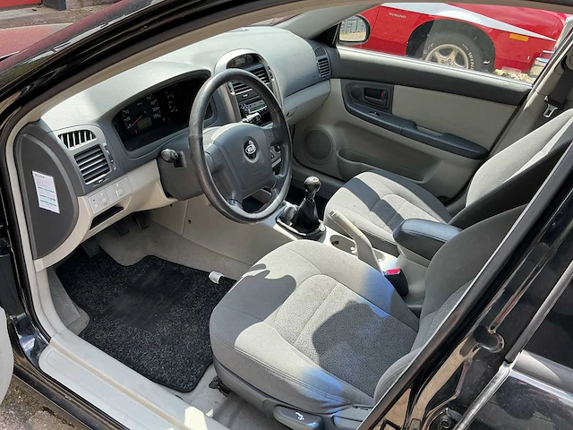 Kia - 2005 - cerato - 2.0-16v sport - personenauto - afbeelding 8 van  11