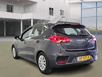 Kia - 2015 - cee'd - 1.0 t-gdi navigator - personenauto - afbeelding 13 van  18