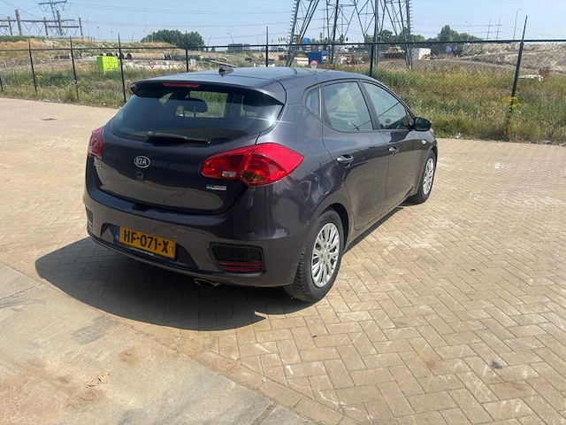 Kia - 2015 - cee'd - 1.0 t-gdi navigator - personenauto - afbeelding 22 van  26