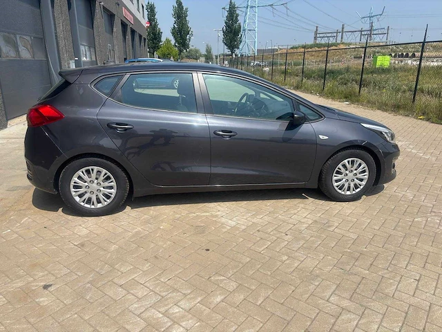 Kia - 2015 - cee'd - 1.0 t-gdi navigator - personenauto - afbeelding 23 van  26