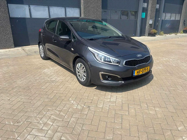Kia - 2015 - cee'd - 1.0 t-gdi navigator - personenauto - afbeelding 24 van  26