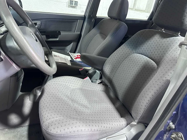 Kia - carens - 1.6-16v lx - 31-rb-zh - afbeelding 2 van  14