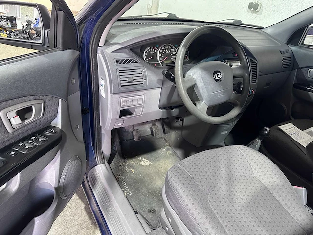 Kia - carens - 1.6-16v lx - 31-rb-zh - afbeelding 9 van  14