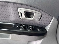Kia - carens - 1.6-16v lx - 31-rb-zh - afbeelding 12 van  14