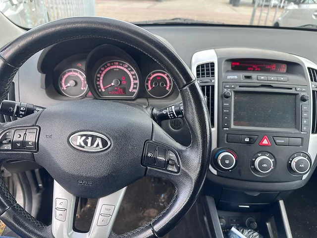 Kia - cee'd sporty wagon - 1.4 cvvt seven - 02-pxf-6 - afbeelding 2 van  21
