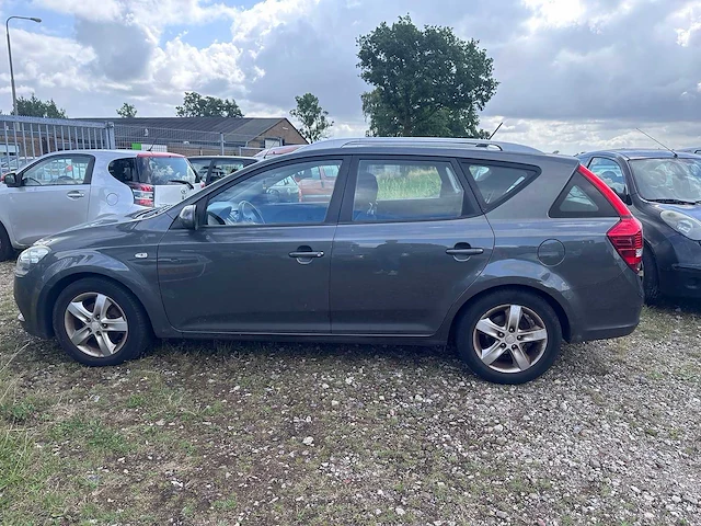 Kia - cee'd sporty wagon - 1.4 cvvt seven - 02-pxf-6 - afbeelding 15 van  21
