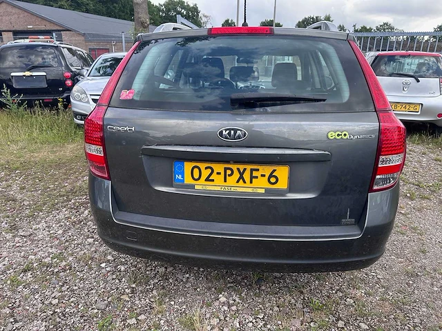 Kia - cee'd sporty wagon - 1.4 cvvt seven - 02-pxf-6 - afbeelding 17 van  21