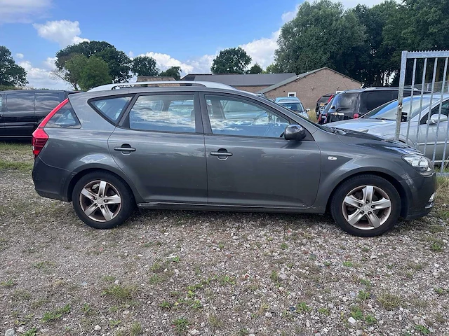 Kia - cee'd sporty wagon - 1.4 cvvt seven - 02-pxf-6 - afbeelding 19 van  21
