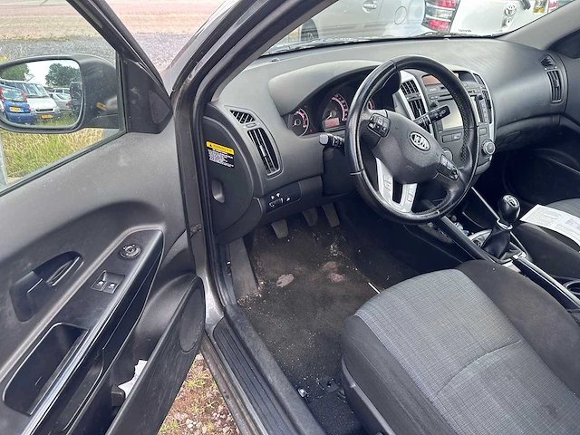 Kia - cee'd sporty wagon - 1.4 cvvt seven - 02-pxf-6 - afbeelding 21 van  21