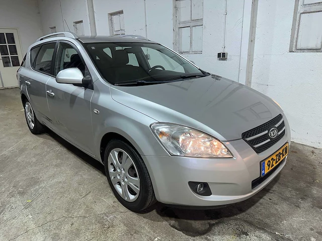 Kia - cee'd sporty wagon - 1.6 x-ecutive - 92-zb-kn - afbeelding 20 van  22