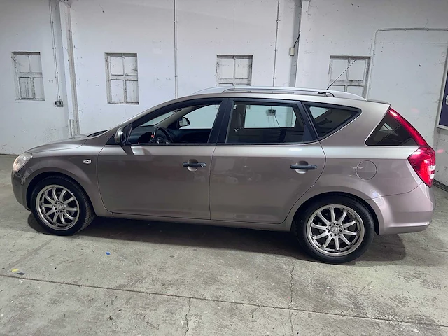 Kia - cee'd sporty wagon - 1.6 x-tra - 52-zd-xd - afbeelding 9 van  16