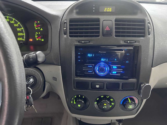 Kia - cerato - 1.6-16v lx - 17-rz-dr - afbeelding 4 van  18