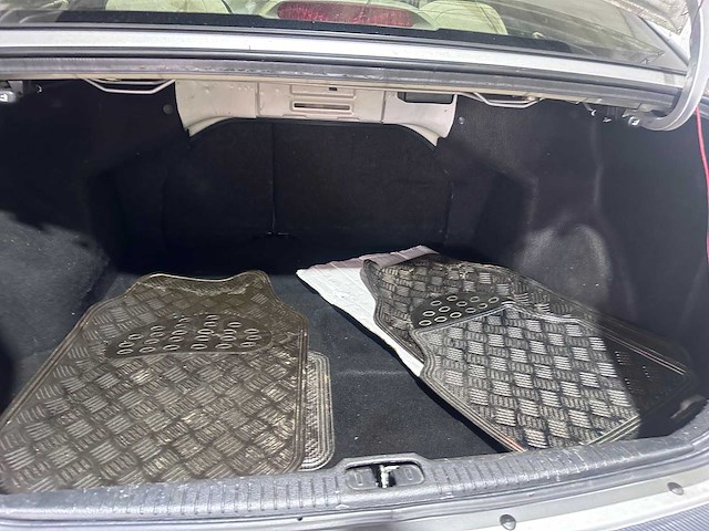 Kia - cerato - 1.6-16v lx - 17-rz-dr - afbeelding 7 van  18