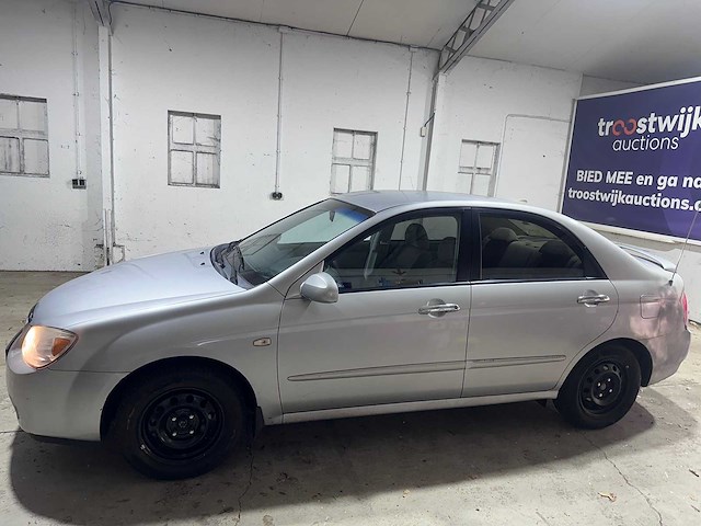Kia - cerato - 1.6-16v lx - 17-rz-dr - afbeelding 11 van  18