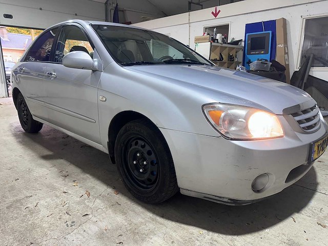 Kia - cerato - 1.6-16v lx - 17-rz-dr - afbeelding 15 van  18