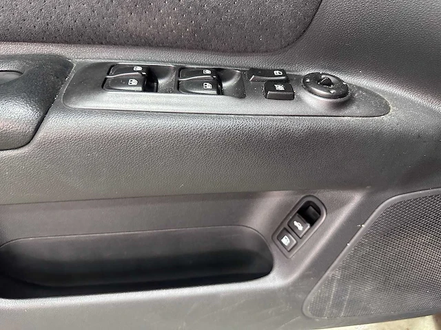 Kia - magentis - 2.0 cvvt x-ecutive lpg - 92-th-bp - afbeelding 2 van  17