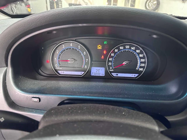 Kia - magentis - 2.0 cvvt x-ecutive lpg - 92-th-bp - afbeelding 17 van  17