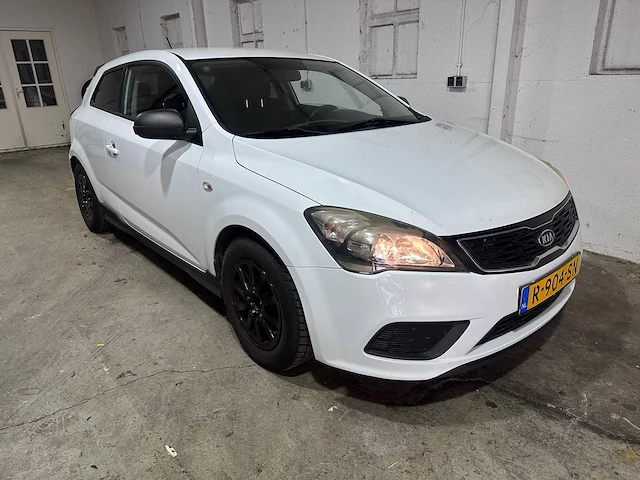 Kia - pro_cee'd - 1.4 cvvt brooklyn - r-904-sn - afbeelding 7 van  19