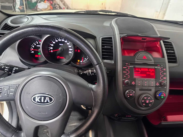 Kia - soul - 1.6 crdi x-ecutive - 61-jrz-7 - afbeelding 2 van  24