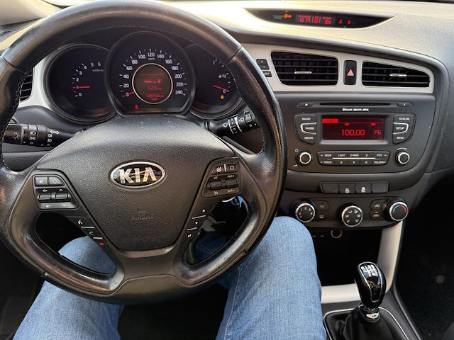 Kia cee'd 1.4 crdi easy,2015 - afbeelding 2 van  23