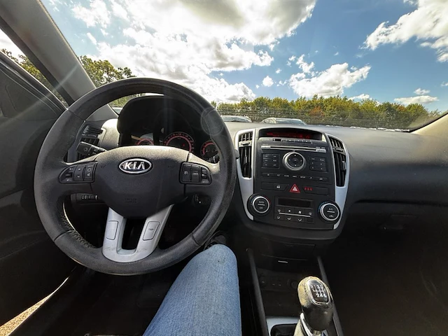Kia cee'd 1.4i edition isg ecodynamics 90, 2012 - afbeelding 28 van  29