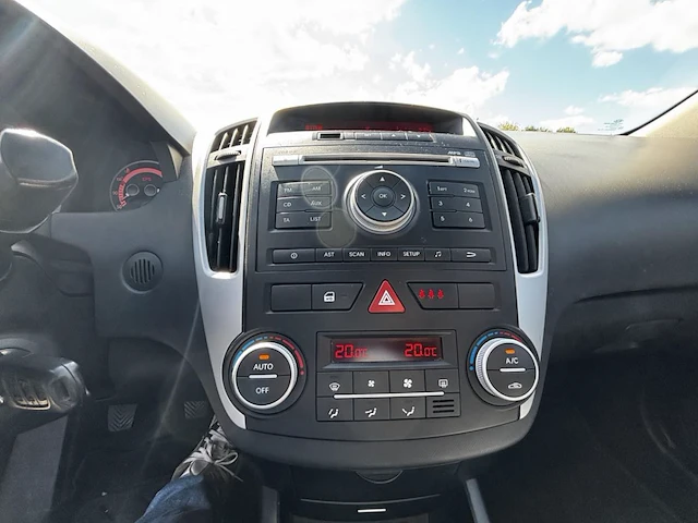 Kia cee'd 1.4i edition isg ecodynamics 90, 2012 - afbeelding 29 van  29
