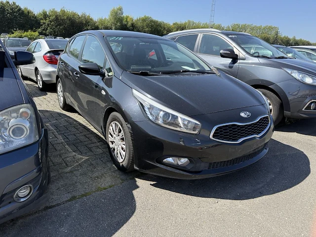 Kia cee'd 1.6 crdi easy 110, 2014 - afbeelding 23 van  32