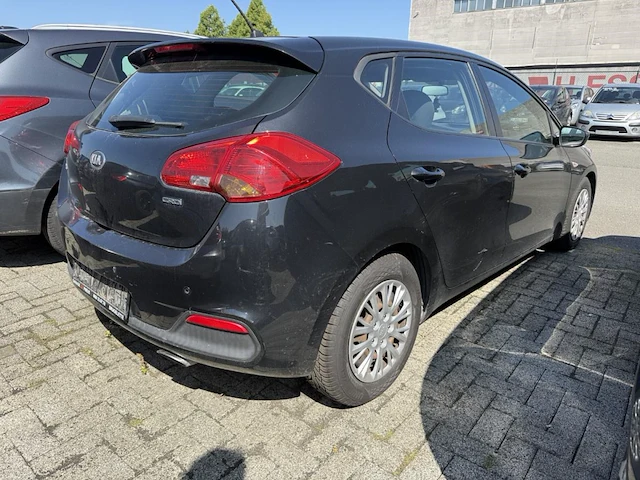 Kia cee'd 1.6 crdi easy 110, 2014 - afbeelding 27 van  32