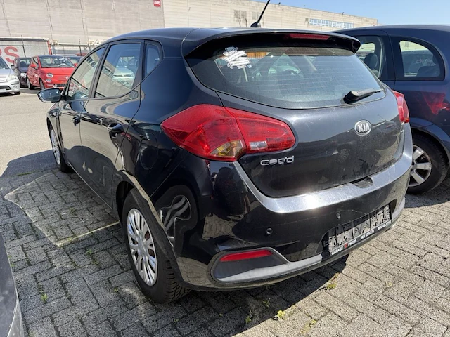 Kia cee'd 1.6 crdi easy 110, 2014 - afbeelding 28 van  32