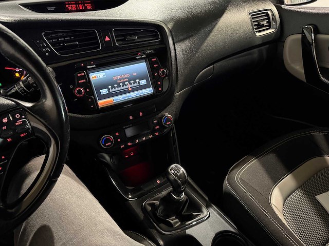 Kia cee'd sportswagon 1.6 crdi plus pack, 34-znh-6 - afbeelding 5 van  15