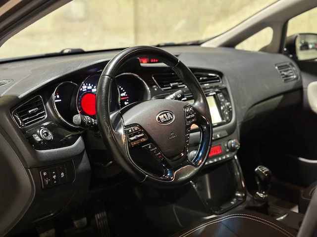 Kia cee'd sportswagon 1.6 gdi businessline 135pk 2014, 5-trk-97 - afbeelding 13 van  66
