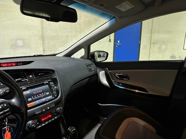 Kia cee'd sportswagon 1.6 gdi businessline 135pk 2014, 5-trk-97 - afbeelding 17 van  66