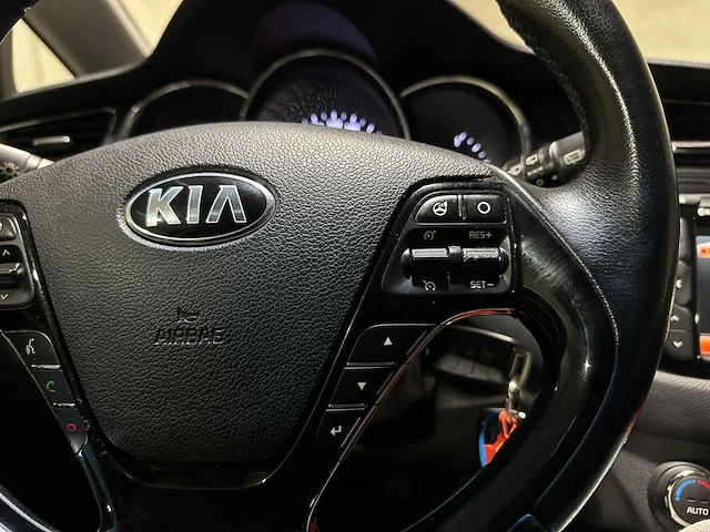 Kia cee'd sportswagon 1.6 gdi businessline 135pk 2014, 5-trk-97 - afbeelding 22 van  66