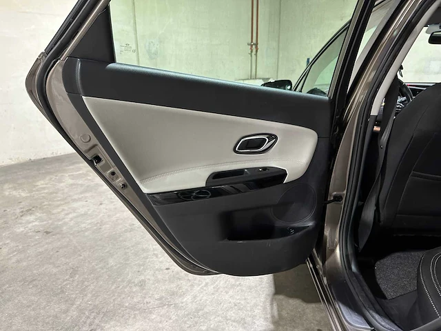 Kia cee'd sportswagon 1.6 gdi businessline 135pk 2014, 5-trk-97 - afbeelding 43 van  66