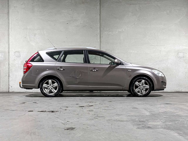 Kia cee'd sporty wagon 1.6 business edition 122pk 2008, 11-zd-rf youngtimer - afbeelding 36 van  37