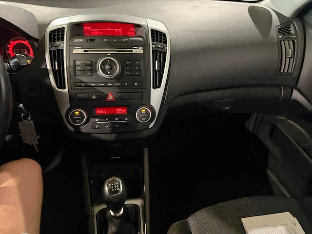 Kia cee'd sporty wagon 1.6 crdi x-ecutive, 73-pdh-2 - afbeelding 3 van  13