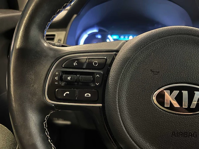 Kia e-niro executiveline 64 kwh 204pk 2019 (origineel-nl + 1e eigenaar), g-935-sh - afbeelding 19 van  56