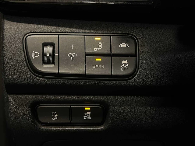 Kia e-niro executiveline 64 kwh 204pk 2019 (origineel-nl + 1e eigenaar), g-935-sh - afbeelding 22 van  56