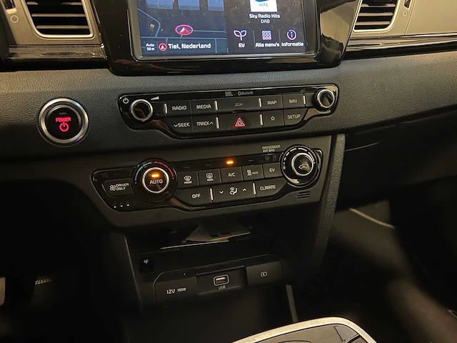 Kia e-niro executiveline 64 kwh 204pk 2019 (origineel-nl + 1e eigenaar), g-935-sh - afbeelding 26 van  56