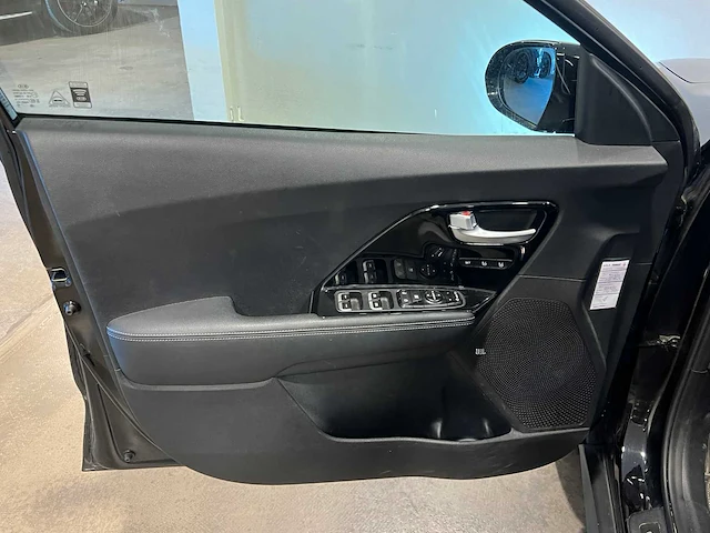 Kia e-niro executiveline 64 kwh 204pk 2019 (origineel-nl + 1e eigenaar), g-935-sh - afbeelding 30 van  56