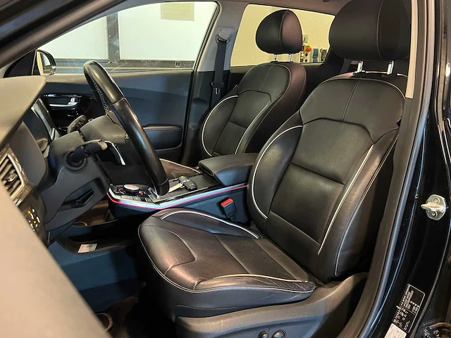 Kia e-niro executiveline 64 kwh 204pk 2019 (origineel-nl + 1e eigenaar), g-935-sh - afbeelding 31 van  56