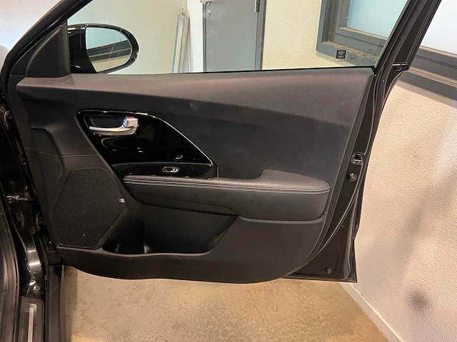 Kia e-niro executiveline 64 kwh 204pk 2019 (origineel-nl + 1e eigenaar), g-935-sh - afbeelding 42 van  56