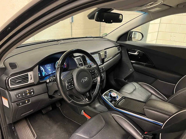 Kia e-niro executiveline 64 kwh 204pk 2019 (origineel-nl), zb-122-x - afbeelding 7 van  52