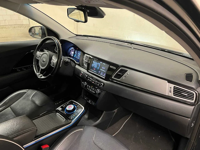 Kia e-niro executiveline 64 kwh 204pk 2019 (origineel-nl), zb-122-x - afbeelding 30 van  52