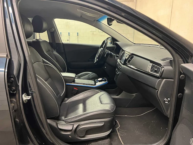 Kia e-niro executiveline 64 kwh 204pk 2019 (origineel-nl), zb-122-x - afbeelding 31 van  52