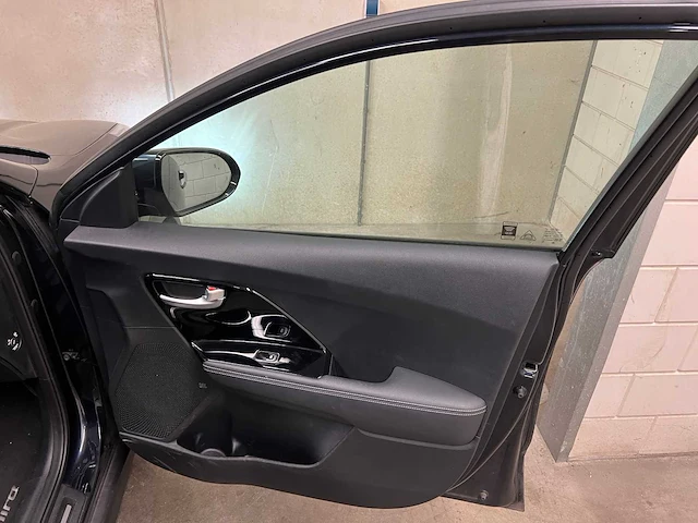 Kia e-niro executiveline 64 kwh 204pk 2019 (origineel-nl), zb-122-x - afbeelding 33 van  52
